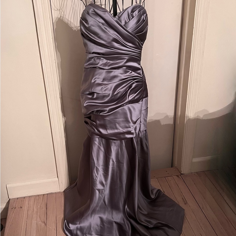 Wtoo by Watters and Watters  Gray Evening  Gown